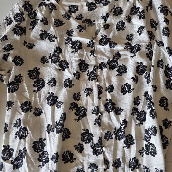 Lane Bryant Floral Blouse‎ - Picture 2 of 8